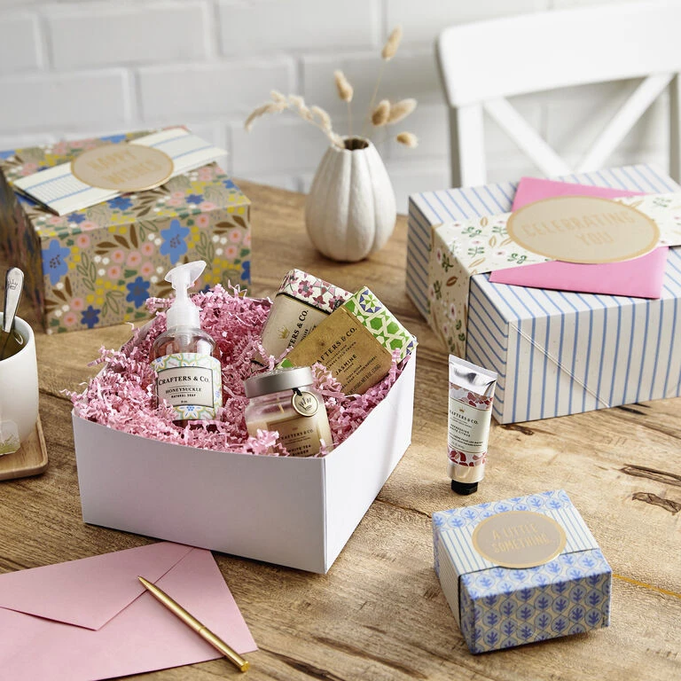 Hallmark 4", 8" And 10" Floral 3-Pack Gift Boxes With Bands 2 Hallmark 4", 8" And 10" Floral 3-Pack Gift Boxes With Bands - Image 2